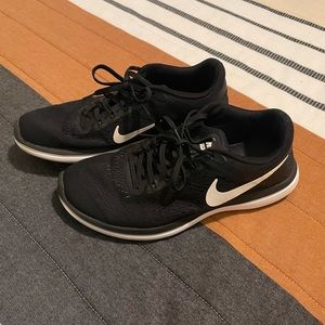 Nike Flex Run Size 8.5